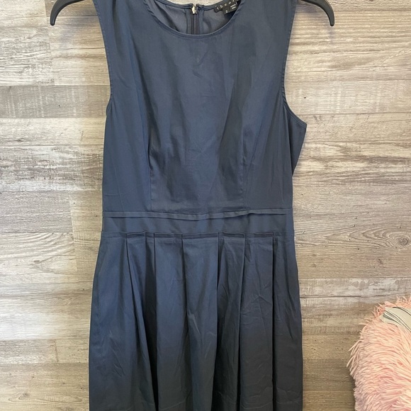 THEORY Calyxa Navy Pleated Dress Sz 2 - Picture 3 of 5